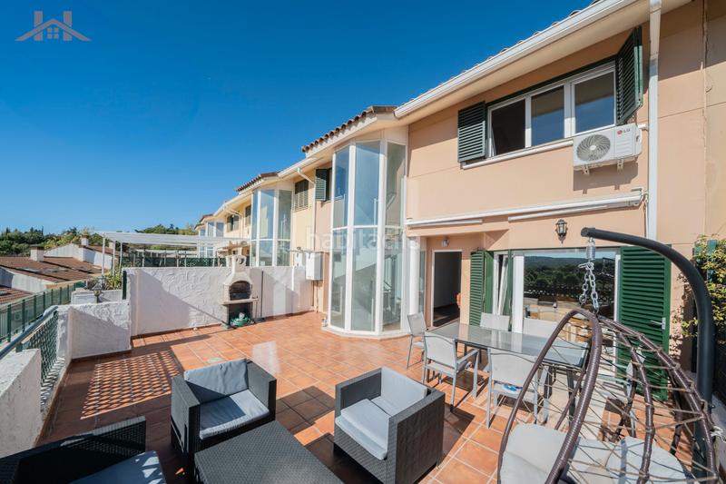 Foto f2e71524-647f-452e-8edd-a04fde029607. Casa a schiera con camino riscaldamento parcheggio piscina in Galapagar