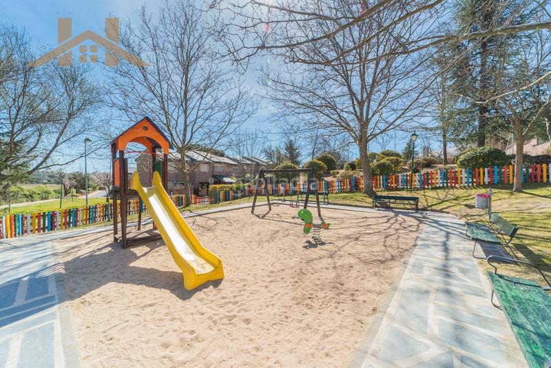 Foto 57b34fa8-6789-49ab-b373-8e5c5c15323f. Casa adosada agencia inmobiliaria zona oficina hogares : en venta: espectacular adosado en la mejor zona de gal en Galapagar