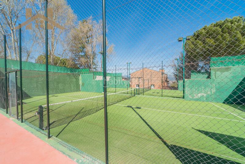 Foto 70676630-f13c-476a-b1fc-c117b8121d8c. Casa adosada agencia inmobiliaria zona oficina hogares : en venta: espectacular adosado en la mejor zona de gal en Galapagar