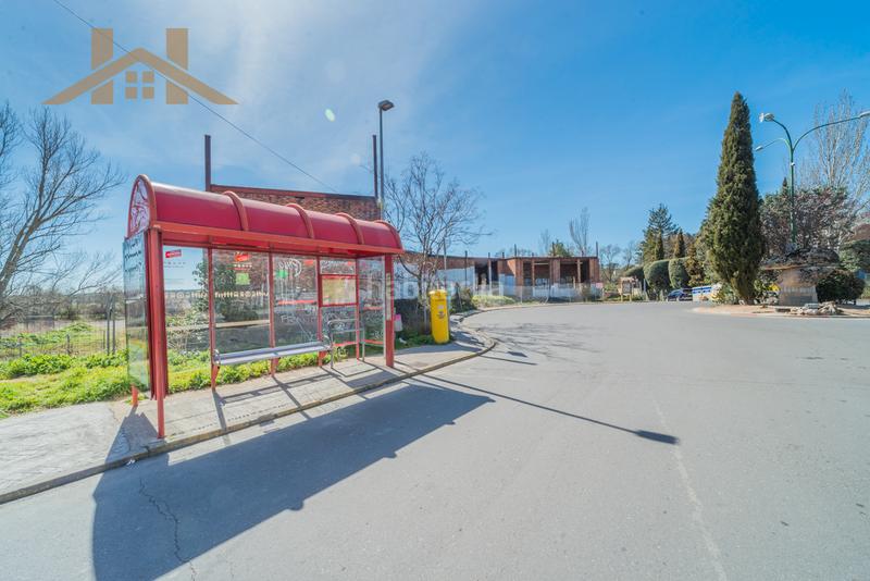 Foto f745194a-3a38-4e72-a909-568075a79954. Casa adosada agencia inmobiliaria zona oficina hogares : en venta: espectacular adosado en la mejor zona de gal en Galapagar