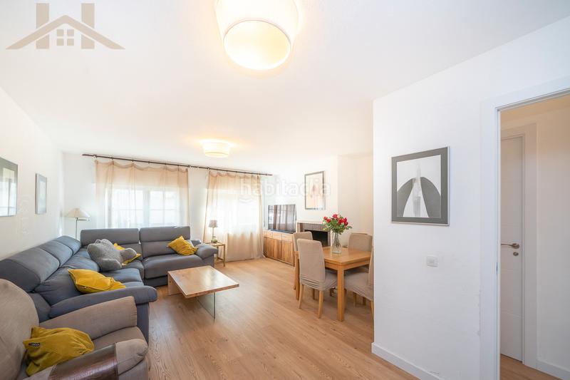 Foto 9077f7ef-eee7-40bd-88be-71d3383eda66. Casa adosada chalet adosado en venta en calle guindal en Colmenarejo