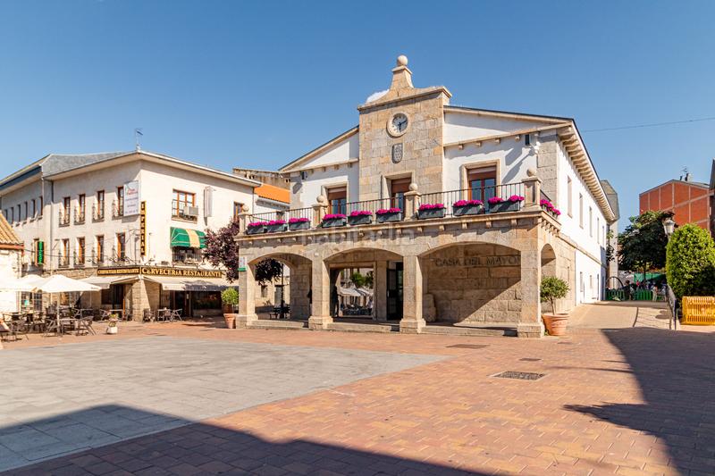 Foto c93882ab-73a5-4ecc-bdb5-dafcc8b069bb. Piso espectacular piso , en Casa Amarilla Galapagar