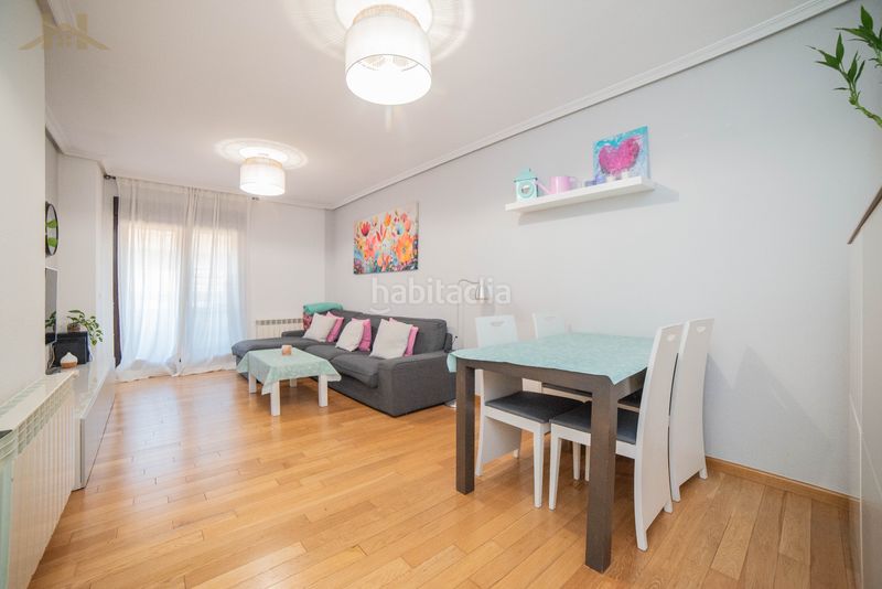 Foto e21beb1d-828f-41f3-8840-372e08bd7f07. Piso  en venta en calle doménico veneciano en Seseña