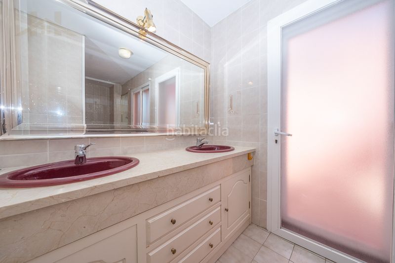 Foto 5a463a1e-f061-4b0b-bb68-306c2ac6b463. Casa adossada amb xemeneia calefacció aparcament piscina a Galapagar