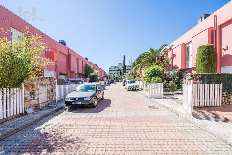 Foto 642f9bb7-a935-4681-8c20-7b51dad2ff49. Casa adossada amb xemeneia calefacció aparcament piscina a Galapagar