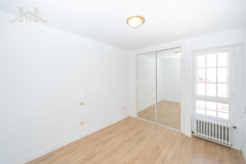 Foto 8f7480f3-8dbc-4268-86dd-375c5ee01f3f. Casa adossada amb xemeneia calefacció aparcament piscina a Galapagar