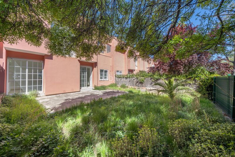 Foto 9e252c31-c3a2-4e7e-8dbc-3a81608d647c. Casa adossada amb xemeneia calefacció aparcament piscina a Galapagar