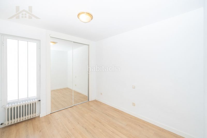 Foto efe79688-edde-4c2b-a7c9-b0ce676f22b9. Casa adossada amb xemeneia calefacció aparcament piscina a Galapagar