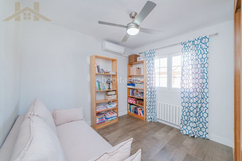 Foto 393e6127-328c-4d8f-92e4-c927b8eaf573. Casa adossada amb xemeneia a Las Lomas Seseña