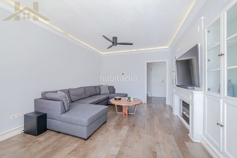 Foto e45486d5-f07d-47d7-a2d7-26fb843b101f. Casa adossada amb xemeneia a Las Lomas Seseña