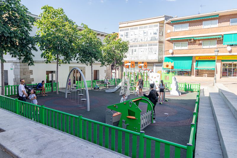 Foto b24432f9-0419-4ac3-a132-16c95e03b827. Xalet amb xemeneia calefacció aparcament piscina a Galapagar