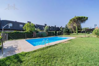 Maison jumelée à Casa Amarilla. Casa / chalet adosado en venta en buenos aires , casa amarilla,