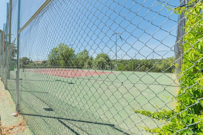 Foto b991a437-fad2-4ba2-8430-7fb479a73b81. Pis amb piscina a La Navata Galapagar