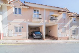 Casa a schiera in Colmenarejo. Casa o chalet adosado en venta en calle peñote, colmenarejo