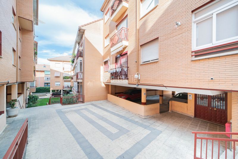 Foto ab37f3bf-79b5-4718-89fc-bf9c22daf59d. Dúplex amb calefacció aparcament a Casa Amarilla Galapagar