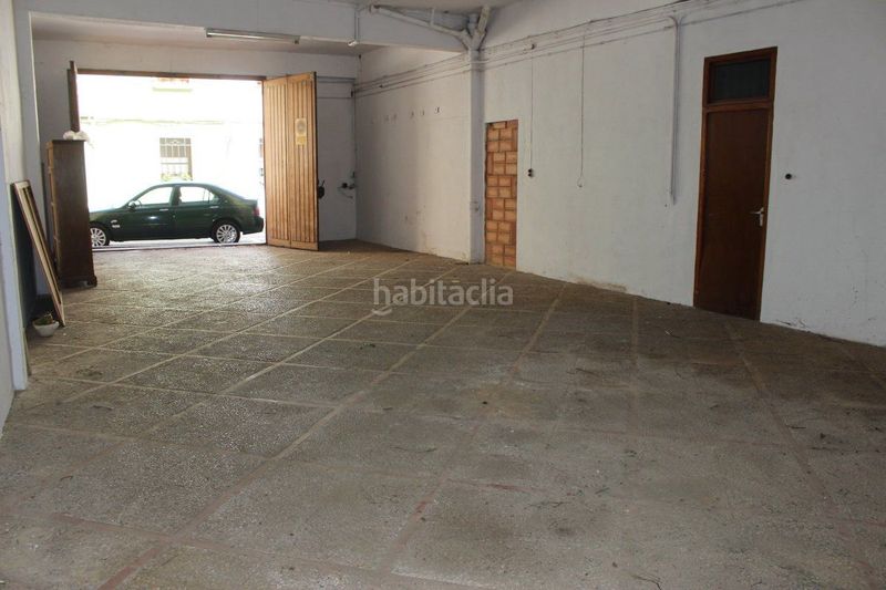 Foto fab98c4c-0df4-480e-b0d4-38e0378b1420. Aparcament cotxe a clara campoamor 9 a Segorbe