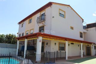 Chalet en Felix rodriguez de la fuente. Chalet en venta en soneja, 3 dormitorios.