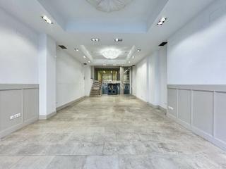 Local Comercial a Vall d´Uixó (la). Local com. en venta en centro, 5 despachos.