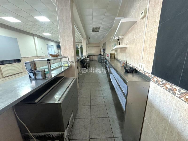 Foto 2f0dffc6-47f9-4c91-bd0a-33ac1fd23249. Affitto locale commerciale in carretera 19 in Barracas