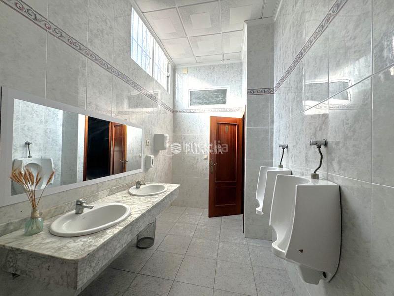 Foto b7673062-e651-41ba-8b14-fcd140315dd9. Affitto locale commerciale in carretera 19 in Barracas