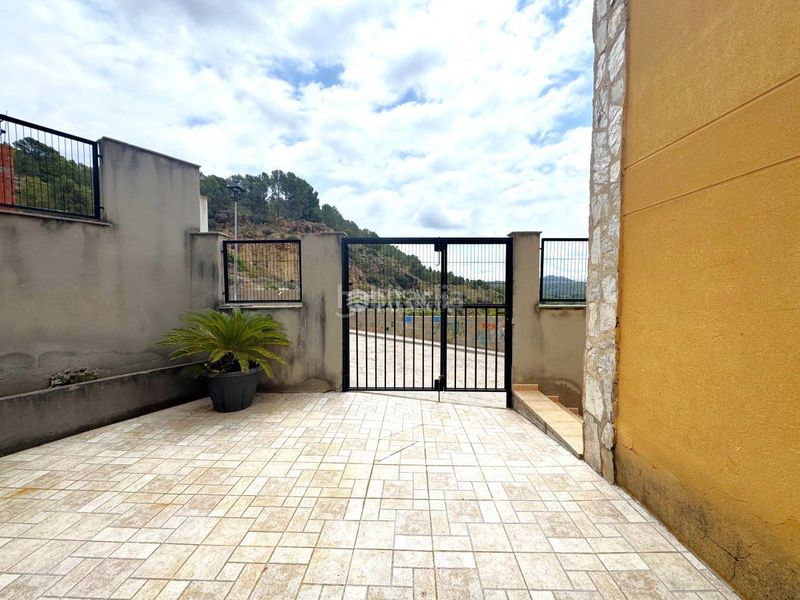 Foto 80f36b60-ea4a-4305-aeae-d507b838d64e. Casa amb calefacció aparcament a Sot De Ferrer