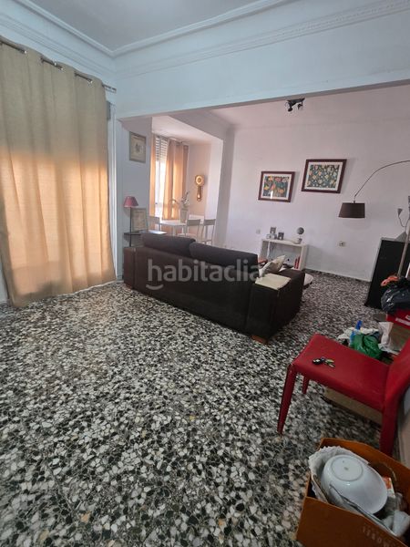 Piso en venta con balcon para entrar a vivir en Valencia