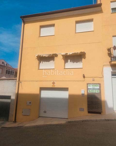 Foto 4bea85e9-321f-4bc6-b573-eaa34395d434. Casa adossada amb xemeneia aparcament a Antella