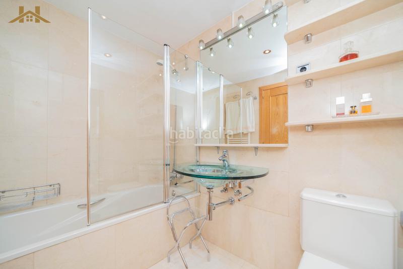 Foto 1c00e4e9-3ccc-4f32-b5aa-be3beeb248af. Flat with heating parking pool in Monte el Pilar Majadahonda