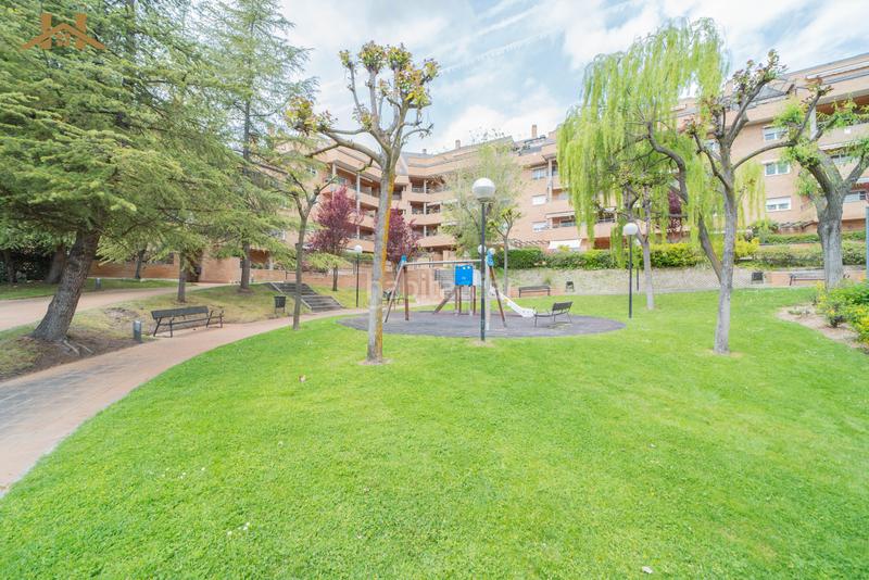 Foto 5b8fda6e-c511-4e2e-b137-9890f8d3c5ee. Pis amb calefacció aparcament piscina a Monte el Pilar Majadahonda