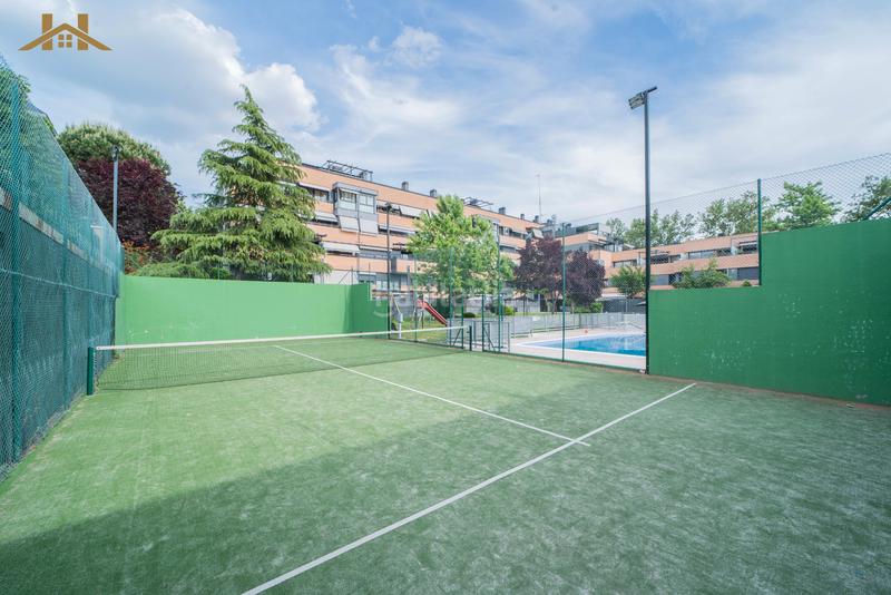 Foto b11f2479-ef73-40b4-8253-e6d7dffce828. Dachwohnung mit heizung parking pool in Casco Antiguo Majadahonda