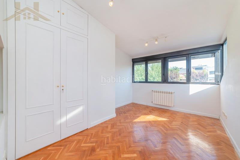 Foto b48fac55-5402-431c-b856-59ceb9f8c2f6. Casa adosada en Carretera del Plantío Majadahonda