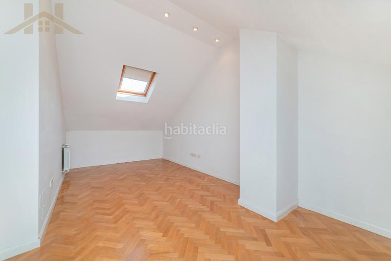 Foto 08a7c377-3f07-4070-9a98-27078d8cd3a9. Casa adossada amb calefacció aparcament piscina a Majadahonda