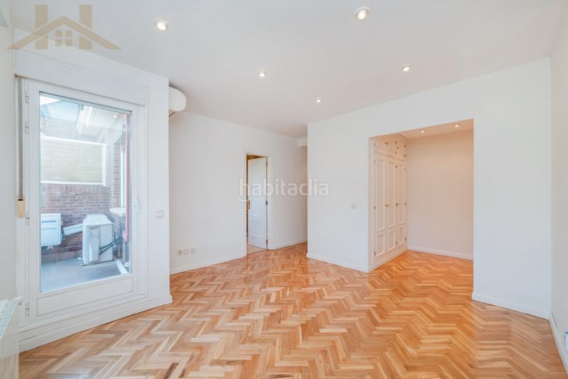 Foto 2ca6d1c2-8c0a-41de-b1fa-672deda0e898. Casa adossada amb calefacció aparcament piscina a Majadahonda