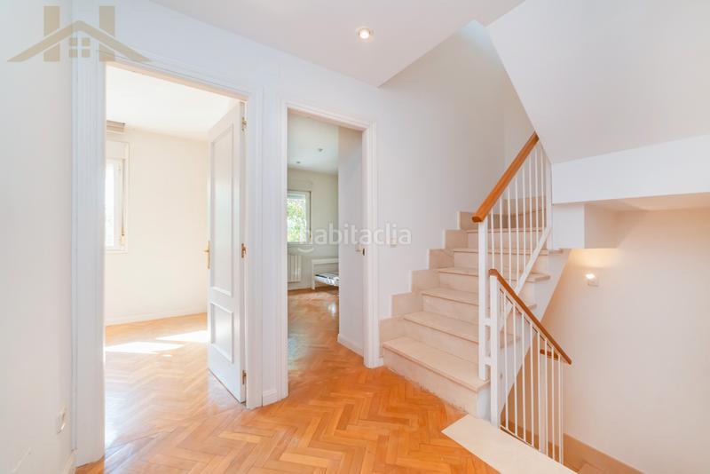 Foto 7333a363-35fa-48f8-93f8-c040dab6de31. Casa adossada amb calefacció aparcament piscina a Majadahonda