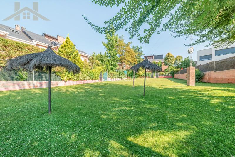 Foto bd9efd08-3016-4829-843f-7e23e6790eac. Semi detached house with heating parking pool in Carretera del Plantío Majadahonda