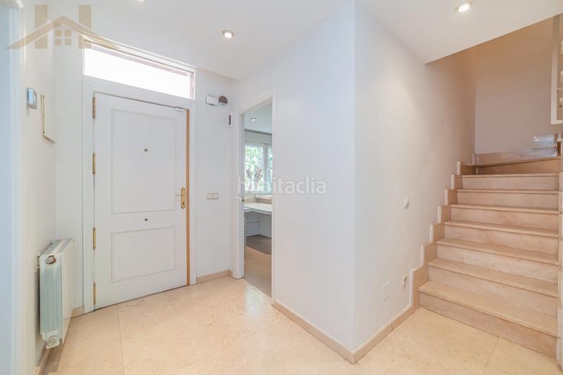 Foto c04572ef-7834-4b33-bda8-d99a0112c194. Semi detached house with heating parking pool in Carretera del Plantío Majadahonda