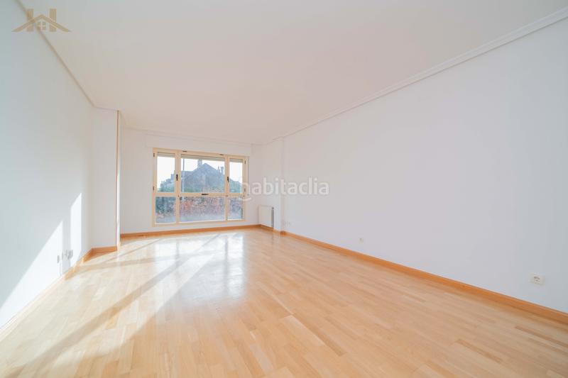 Foto 6119c3fc-6646-4763-97fd-300f720c5162. Appartement dans calle fragata 19 dans Golf-El Carralero Majadahonda