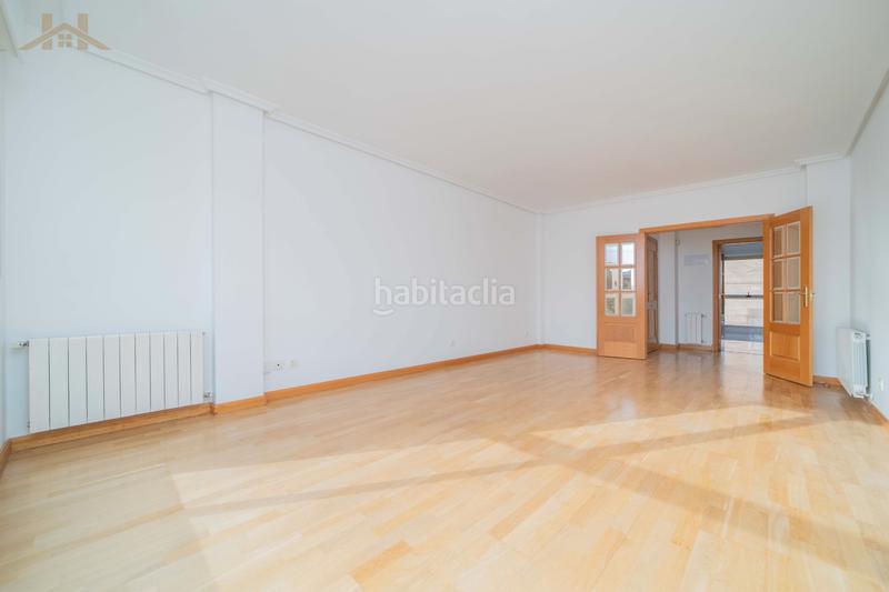 Foto 0c563da7-47eb-4d59-be79-3c3fb53f2ff5. Flat in calle fragata 19 in Golf-El Carralero Majadahonda