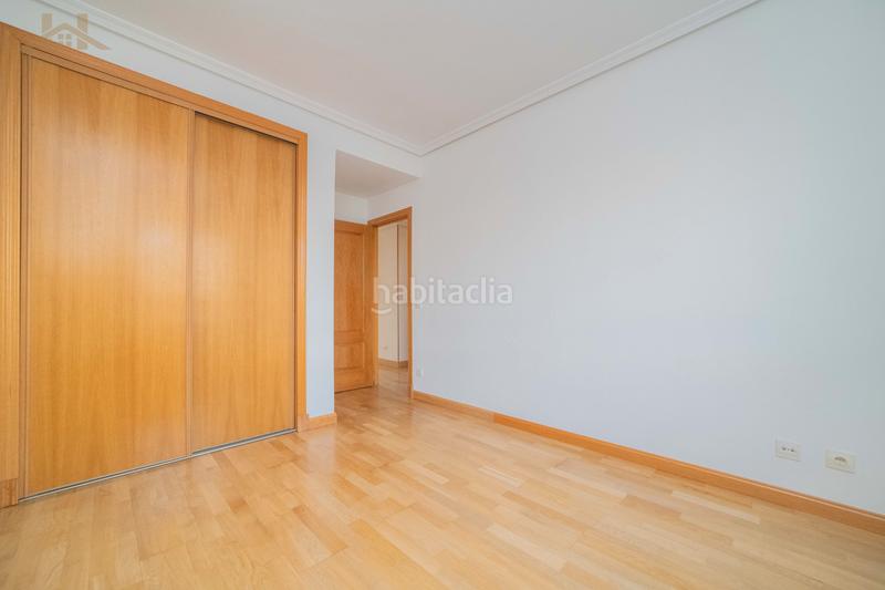 Foto 5fd31895-2cdb-4b05-8700-db3dd8c5a177. Flat in calle fragata 19 in Golf-El Carralero Majadahonda