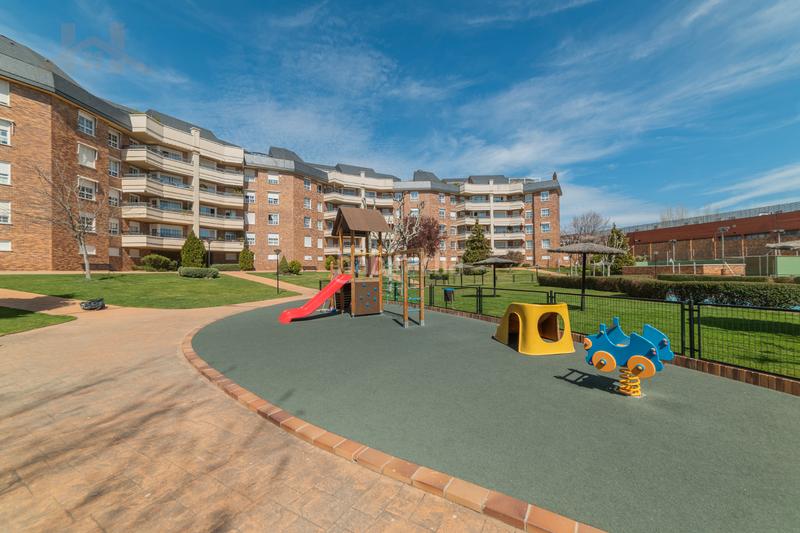 Foto 58a27f61-e64a-42b5-a8e3-b6469ce25f02. Appartement avec chauffage parking piscine dans Golf-El Carralero Majadahonda