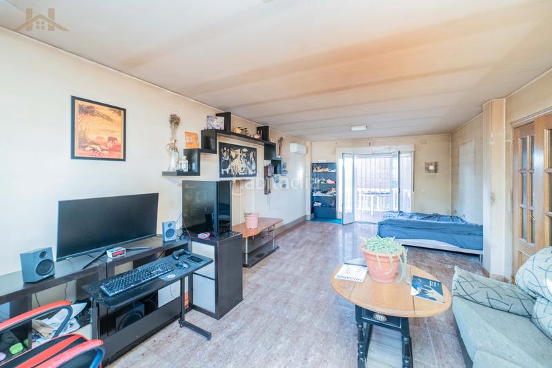 Foto 1d8c0028-ed95-440a-a84f-b9d5f55e519b. Casa bifamiliare con riscaldamento parcheggio in Yeles