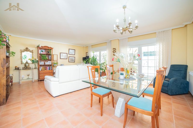 Foto 4e5def0d-a85b-4c7b-9f0f-edcd69429ee8. Xalet amb calefacció aparcament piscina a señorío de Illescas Illescas