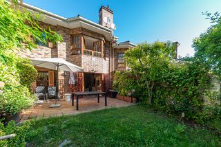 Casa a schiera in Avenida claveles 33