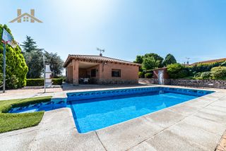Chalet in Calle de cordoba 9