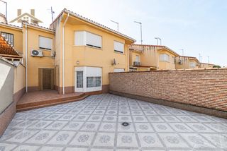 Chalet  Calle carmen martín gaite 20