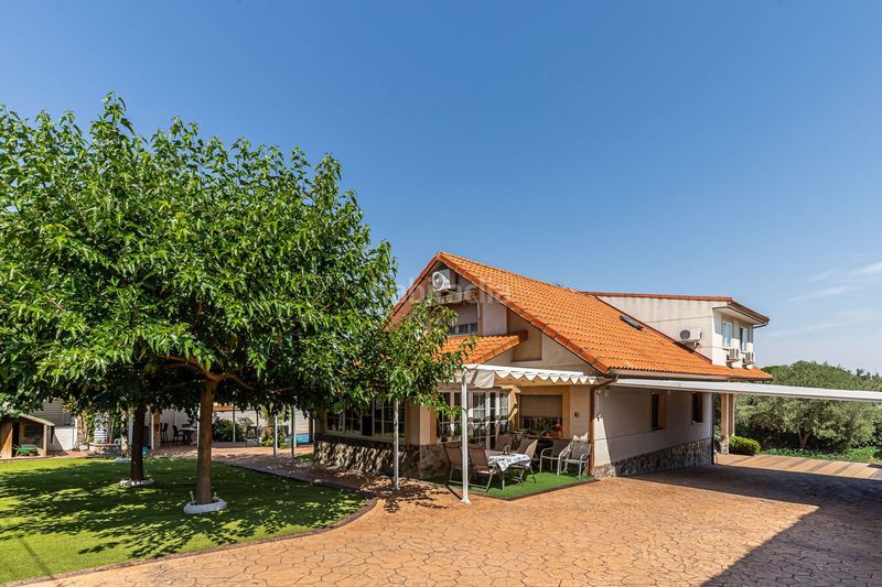 Foto 89d23df3-caaa-4508-a701-c4e5e8320bdc. Casa amb calefacció piscina a Eurovillas Nuevo Baztán