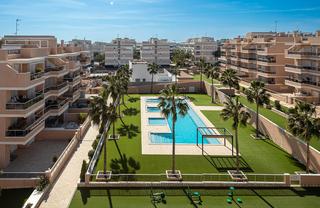 Àtic a Villamartín-Las Filipinas. Estamos orgullosos de presentar este fantastico atico de segunda