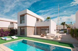 Chalet en Algorfa. Costa blanca eiendom se complace en presentar este exclusivo pro