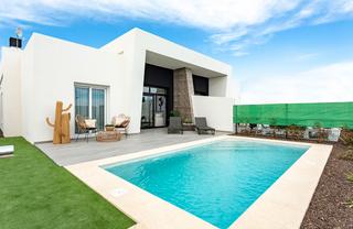 Chalet à Algorfa. Costa blanca eiendom presenta este excepcional proyecto de 4 cha