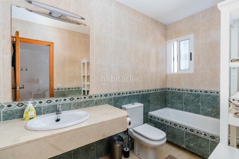 Foto fa94e98f-76d2-412c-b39c-41aa1ca7880e. Casa adossada amb aparcament piscina a Monte Faro-Altomar II Santa Pola
